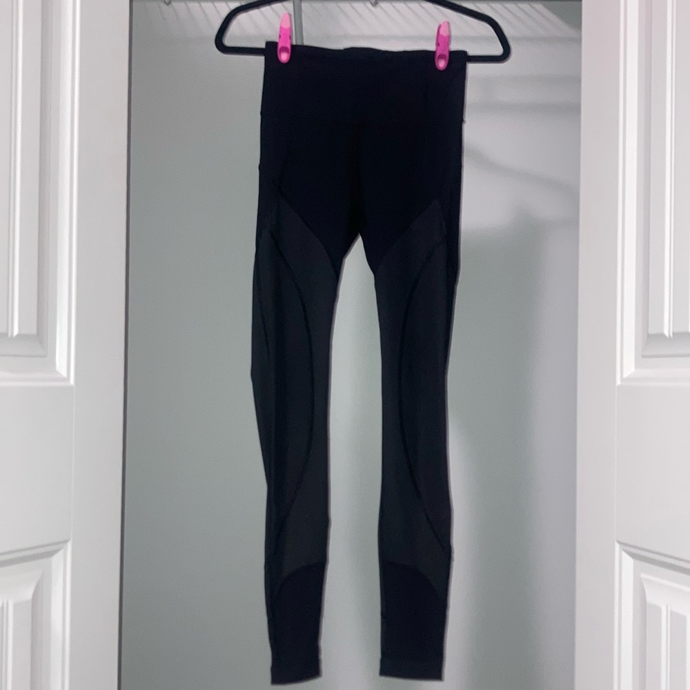 Lululemon Wunder Under 28”
